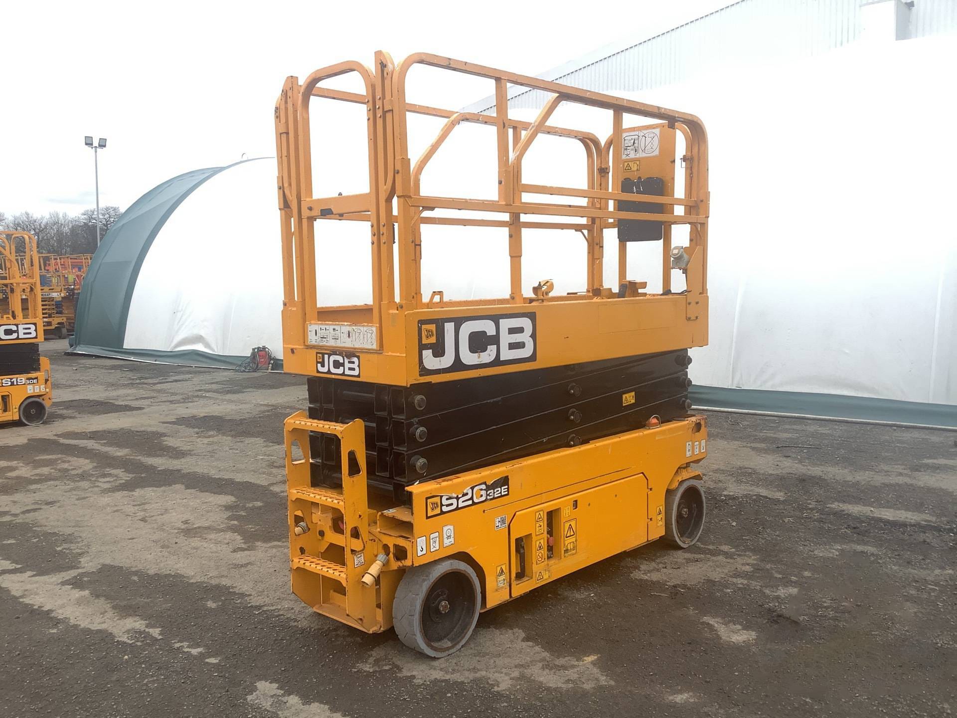 2017 JCB S2632E Electric Scissor lift