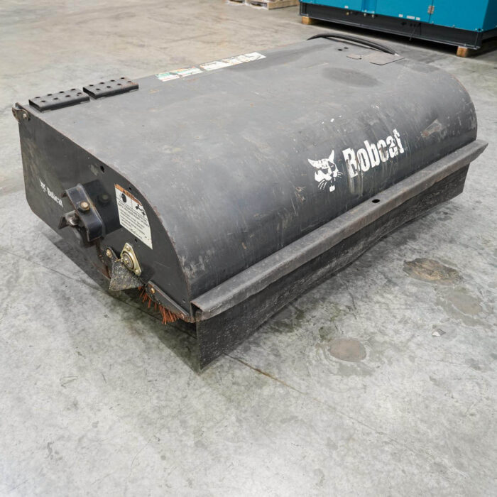 2018 BOBCAT Skid Steer 72 Sweeper Bucket