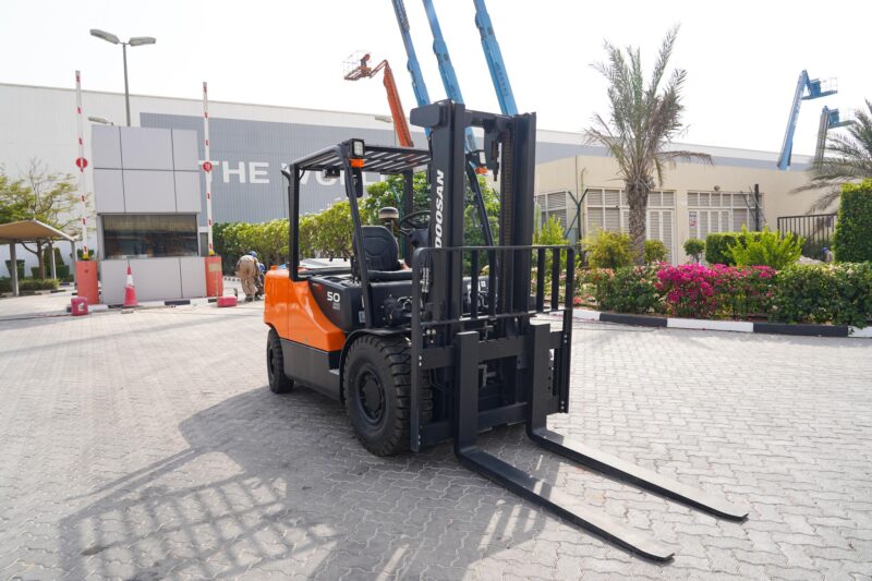 2022 Doosan D50SC-5 5 ton Pneumatic Tire Forklift (Unused)