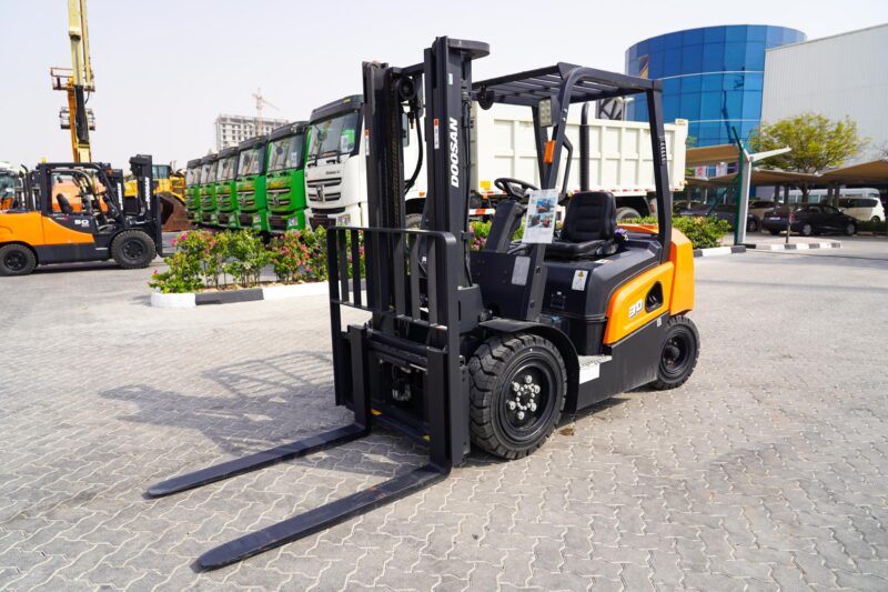 2021 Doosan D30NXP 3 ton Pneumatic Tire Forklift (Unused)
