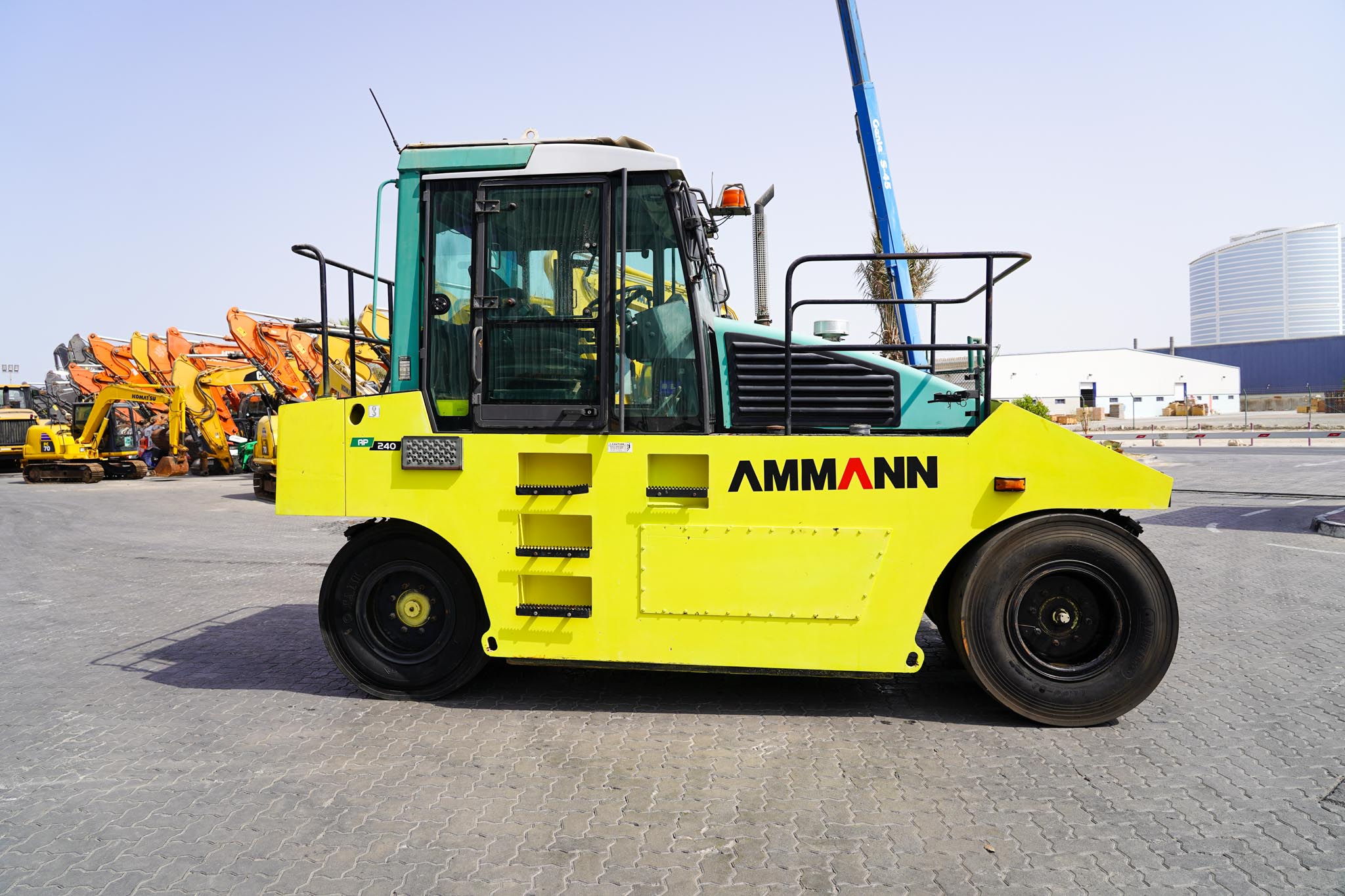 2008 Ammann AP 240 8 Wheel Pneumatic Roller - Image 3