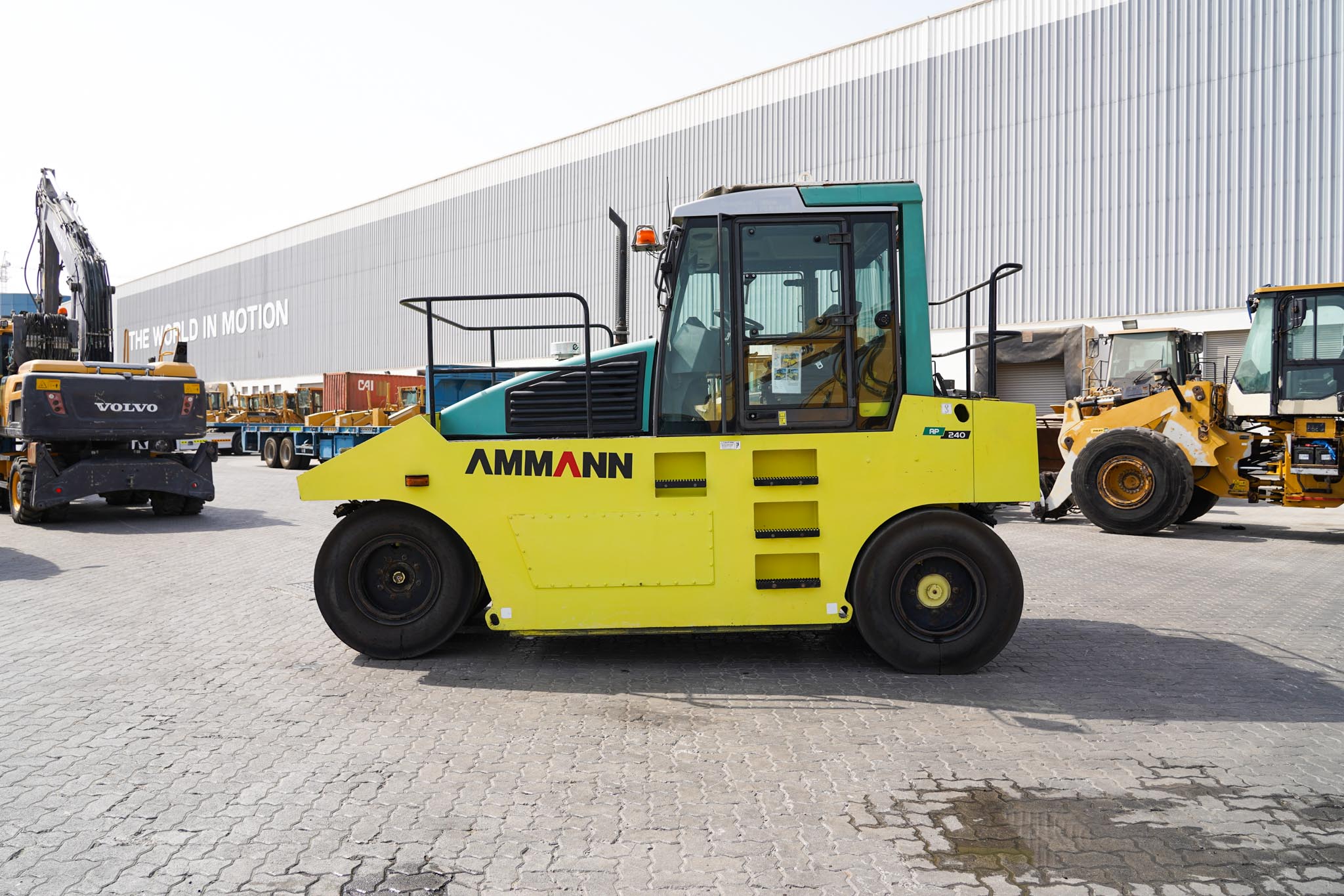 2008 Ammann AP 240 8 Wheel Pneumatic Roller - Image 4