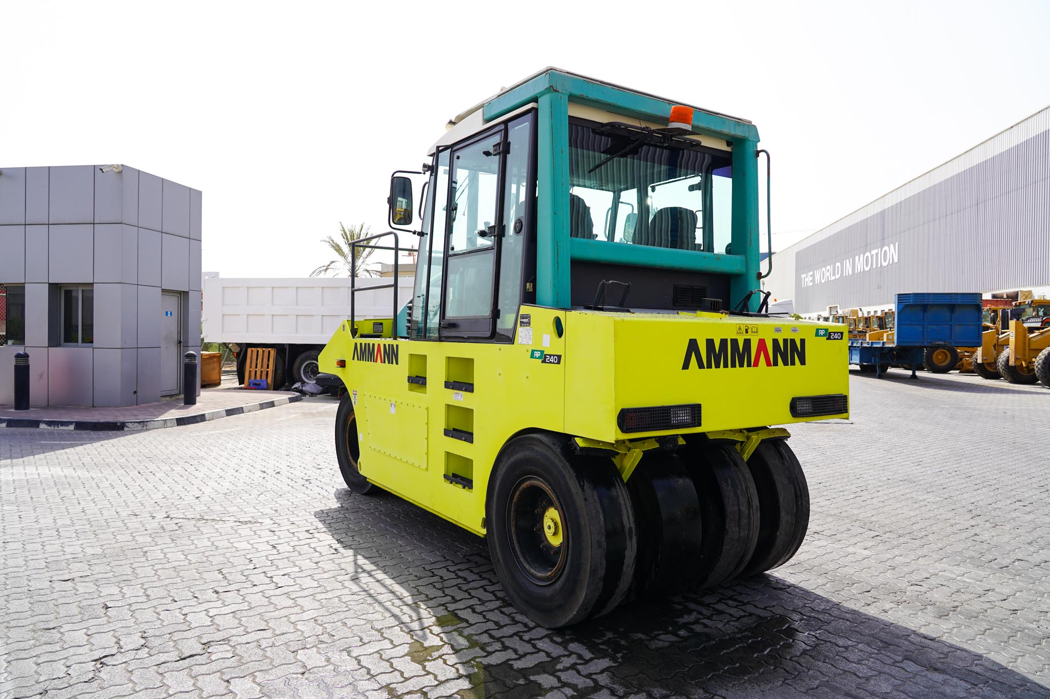 2007 Ammann AP 240 8 Wheel Pneumatic Roller - Image 3