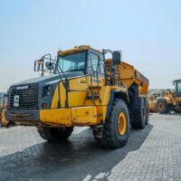 2014 KOMATSU HM400-3 Articulated Dump Truck - Image 2