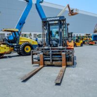 2014 DOOSAN D130S-5 12.50 Ton 27900 lb Pneumatic Tire Forklift - Image 6