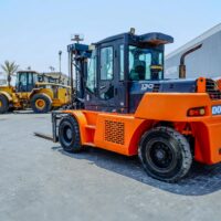 2014 DOOSAN D130S-5 12.50 Ton 27900 lb Pneumatic Tire Forklift - Image 4