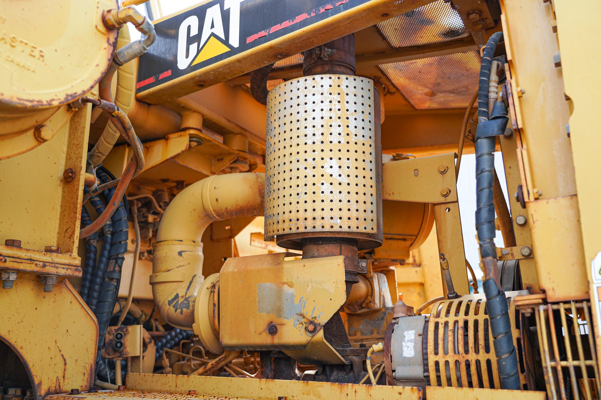 1999 CAT 572R Pipe Layer - Image 31