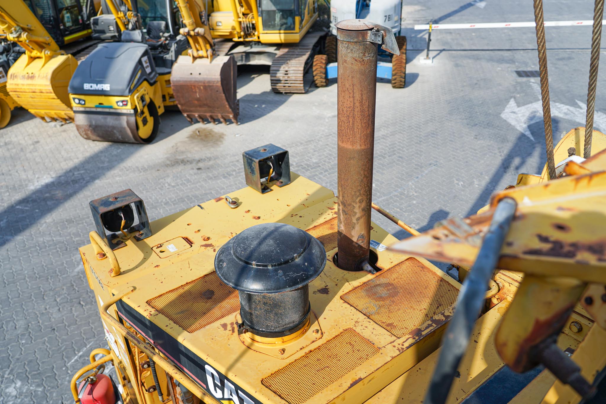 1999 CAT 572R Pipe Layer - Image 10