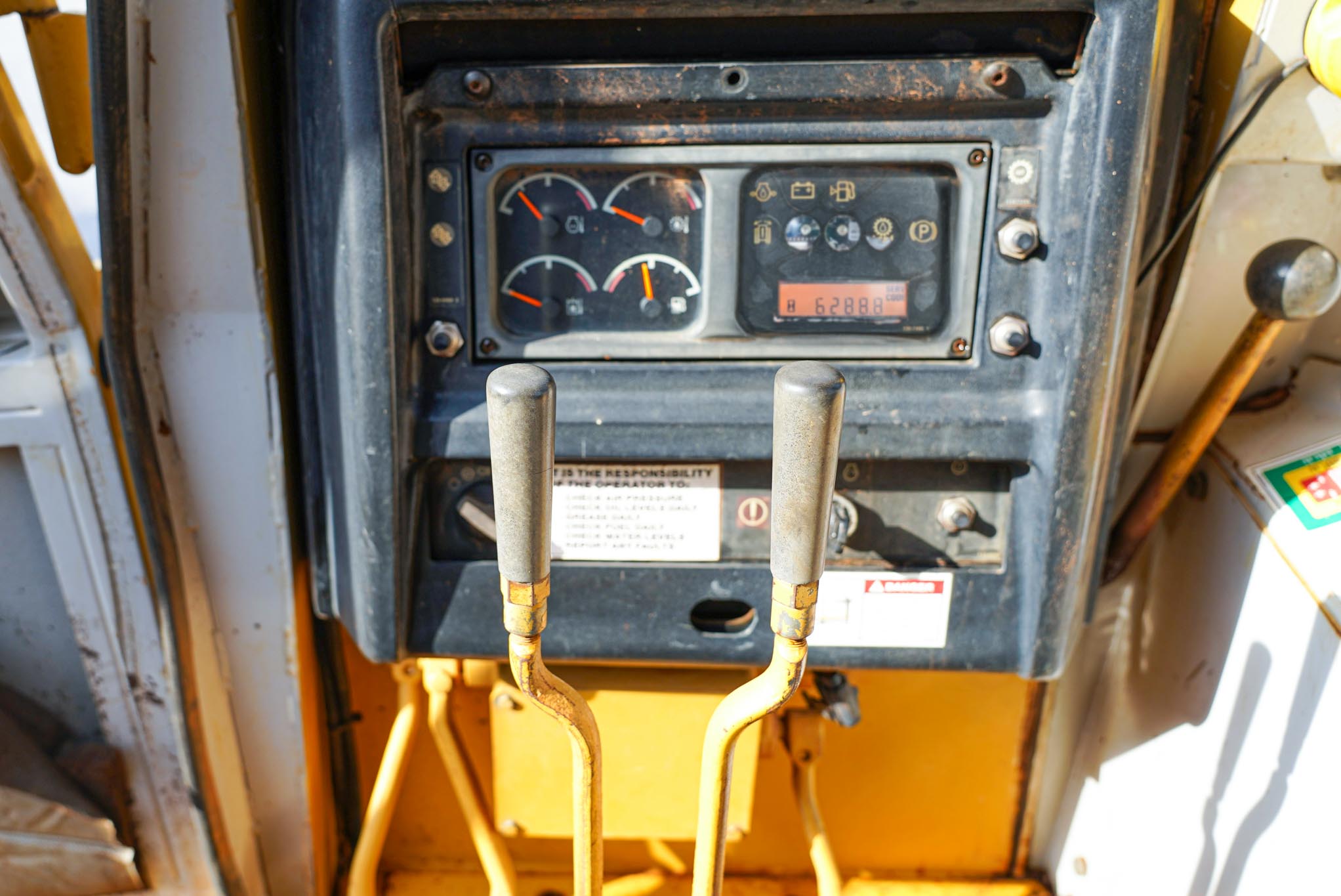 1999 CAT 572R Pipe Layer - Image 23