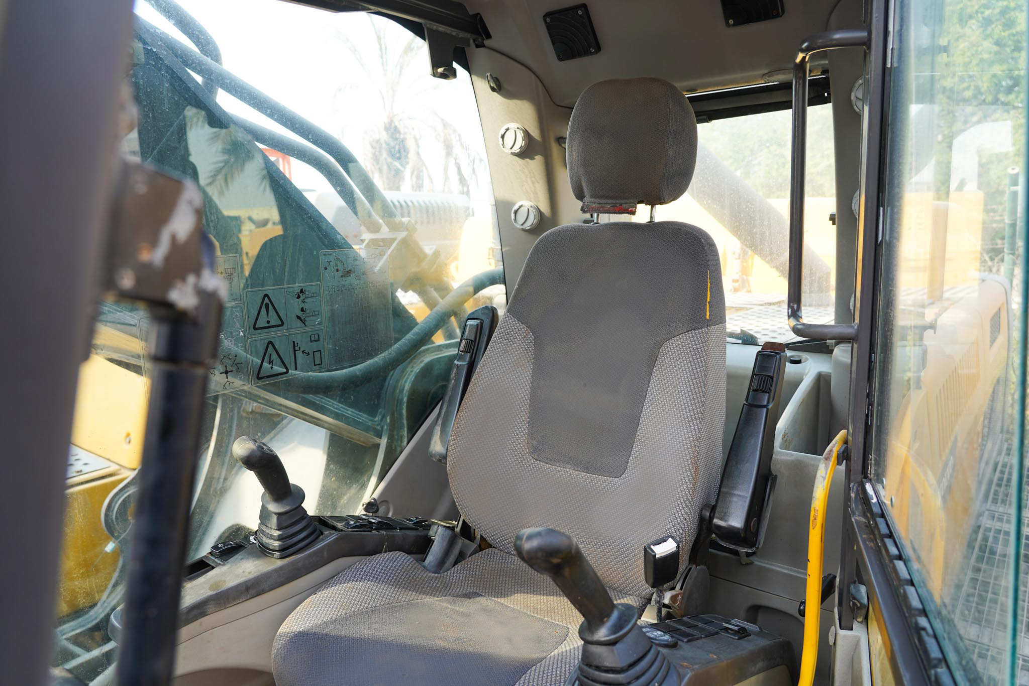 2017 VOLVO EC480DL Tracked Excavator - Image 36