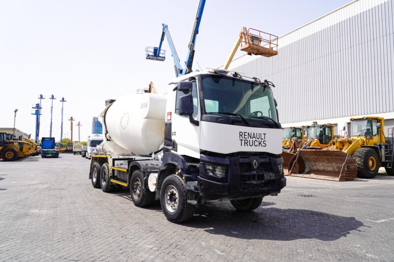 2019 RENAULT K440 Cement Mixer