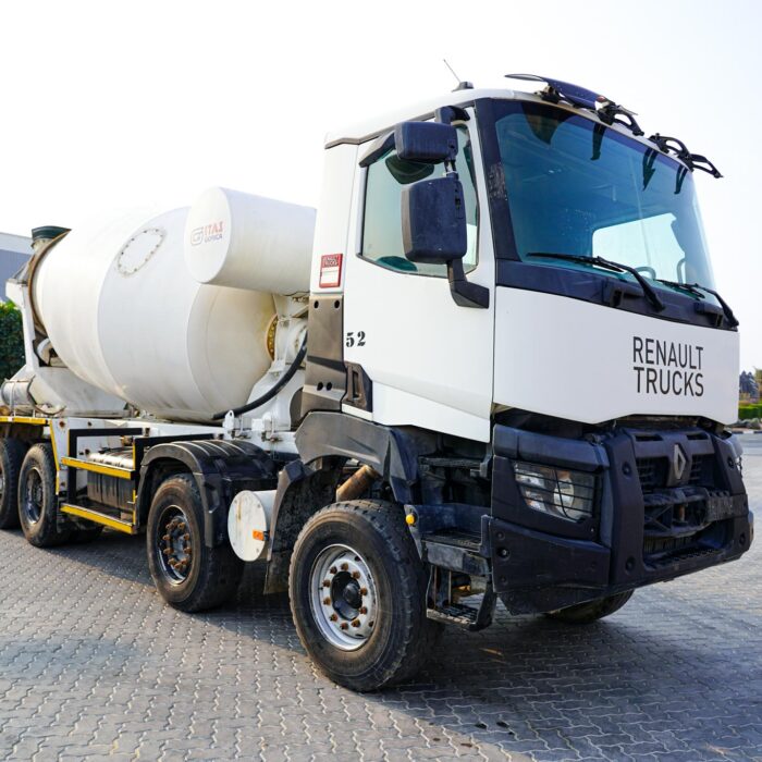 2019 RENAULT K440 8X4X2 Cement Mixer Truck