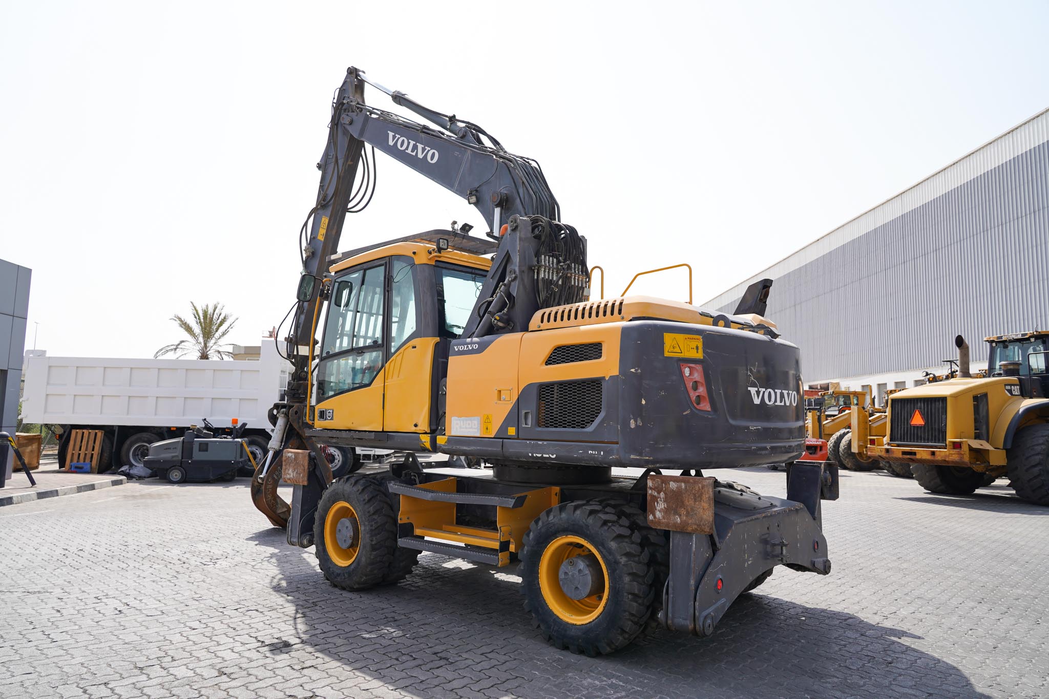2014 VOLVO EW160D Wheel Excavator - Image 3