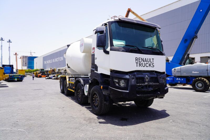 2019 RENAULT K440 Cement Mixer