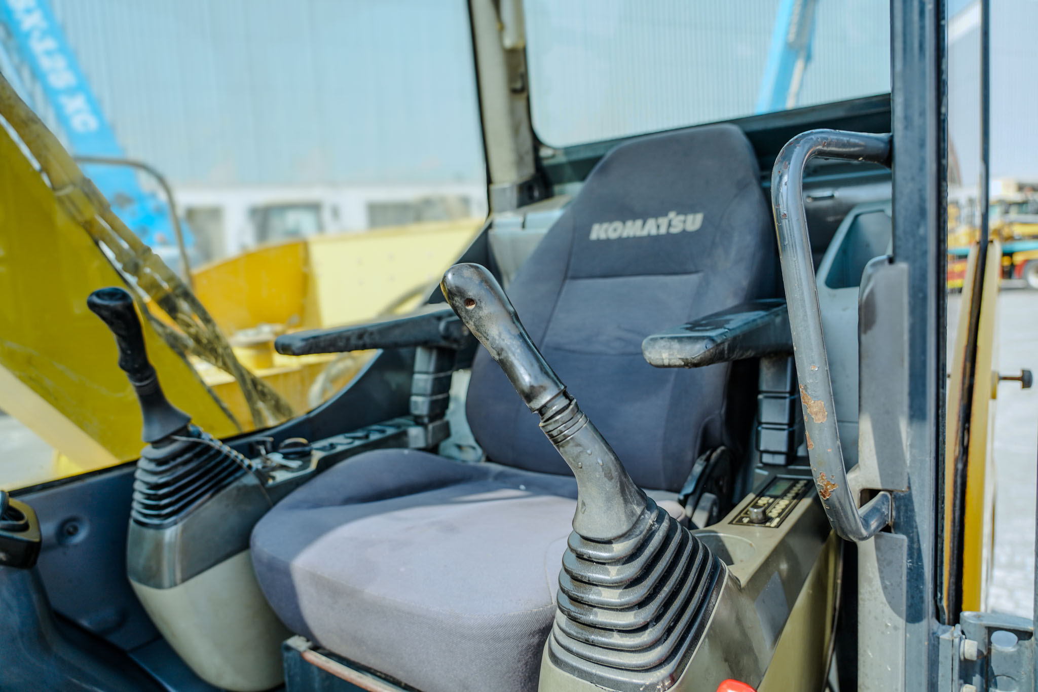 2012 KOMATSU PC70-8 Hydraulic Excavator - Image 3