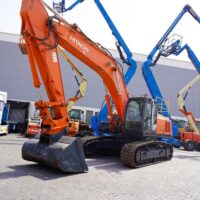 2011 HITACHI ZX330LC-3 Hydraulic Excavator - Image 2