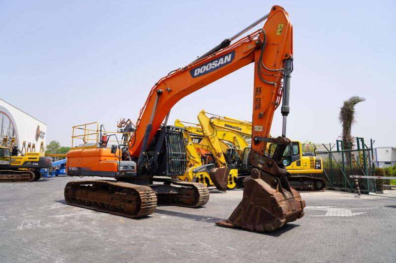 2017 DOOSAN DX300LC Hydraulic Excavator