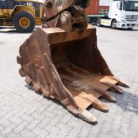 2017 DOOSAN DX300LC Hydraulic Excavator - Image 4