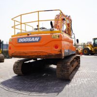 2017 DOOSAN DX300LC Hydraulic Excavator - Image 4