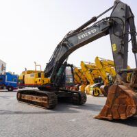 2017 VOLVO EC480DL Tracked Excavator - Image 2