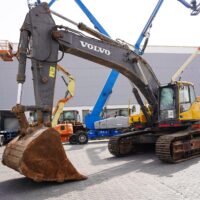 2017 VOLVO EC480DL Tracked Excavator - Image 4