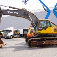 2017 VOLVO EC480DL Tracked Excavator - Image 3