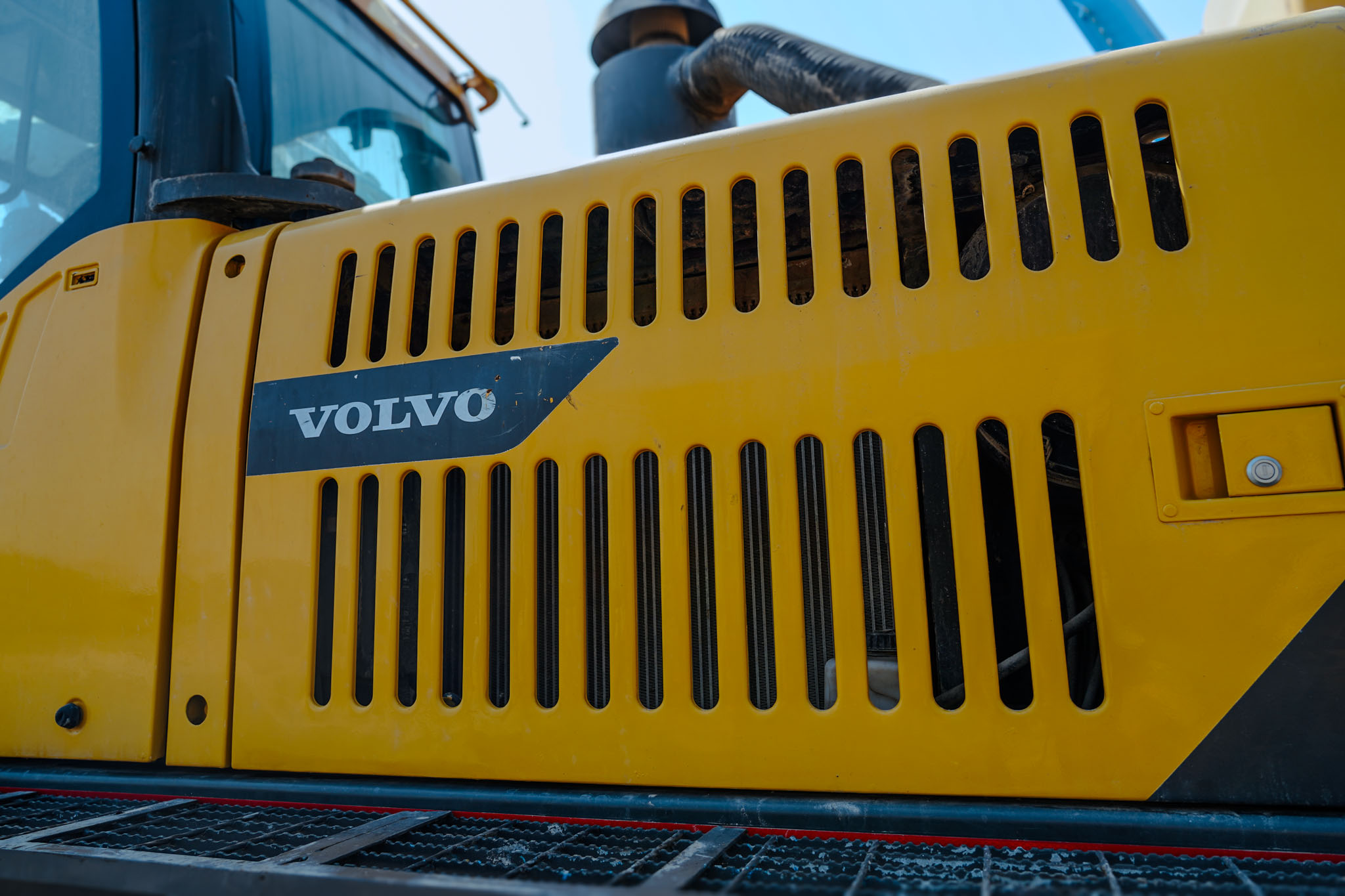 2017 VOLVO EC480DL Tracked Excavator - Image 15