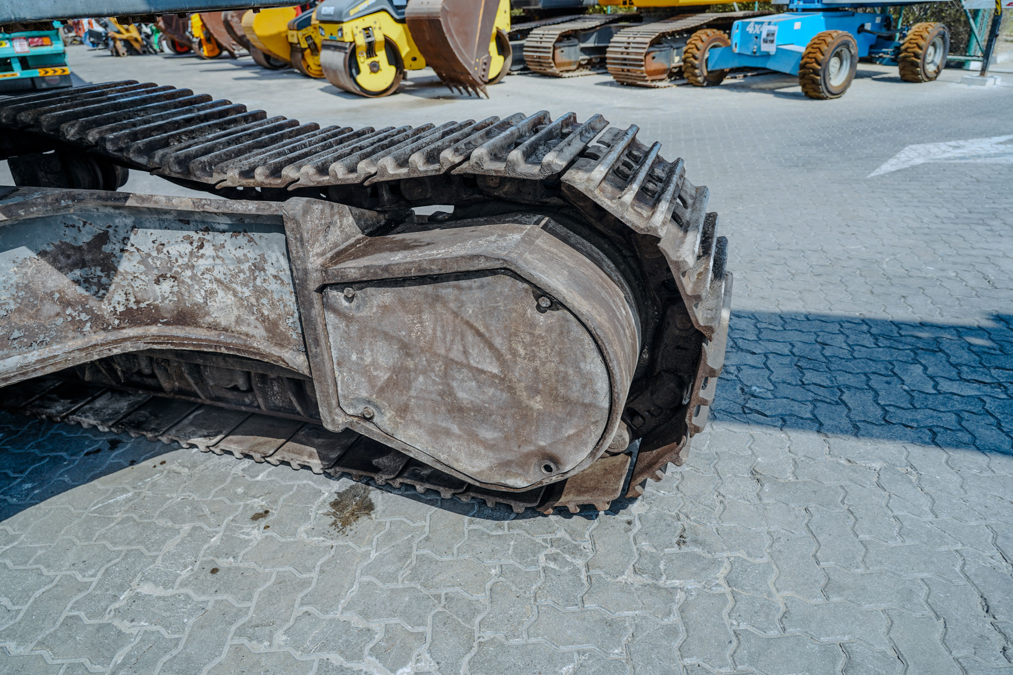 2017 VOLVO EC480DL Tracked Excavator - Image 25