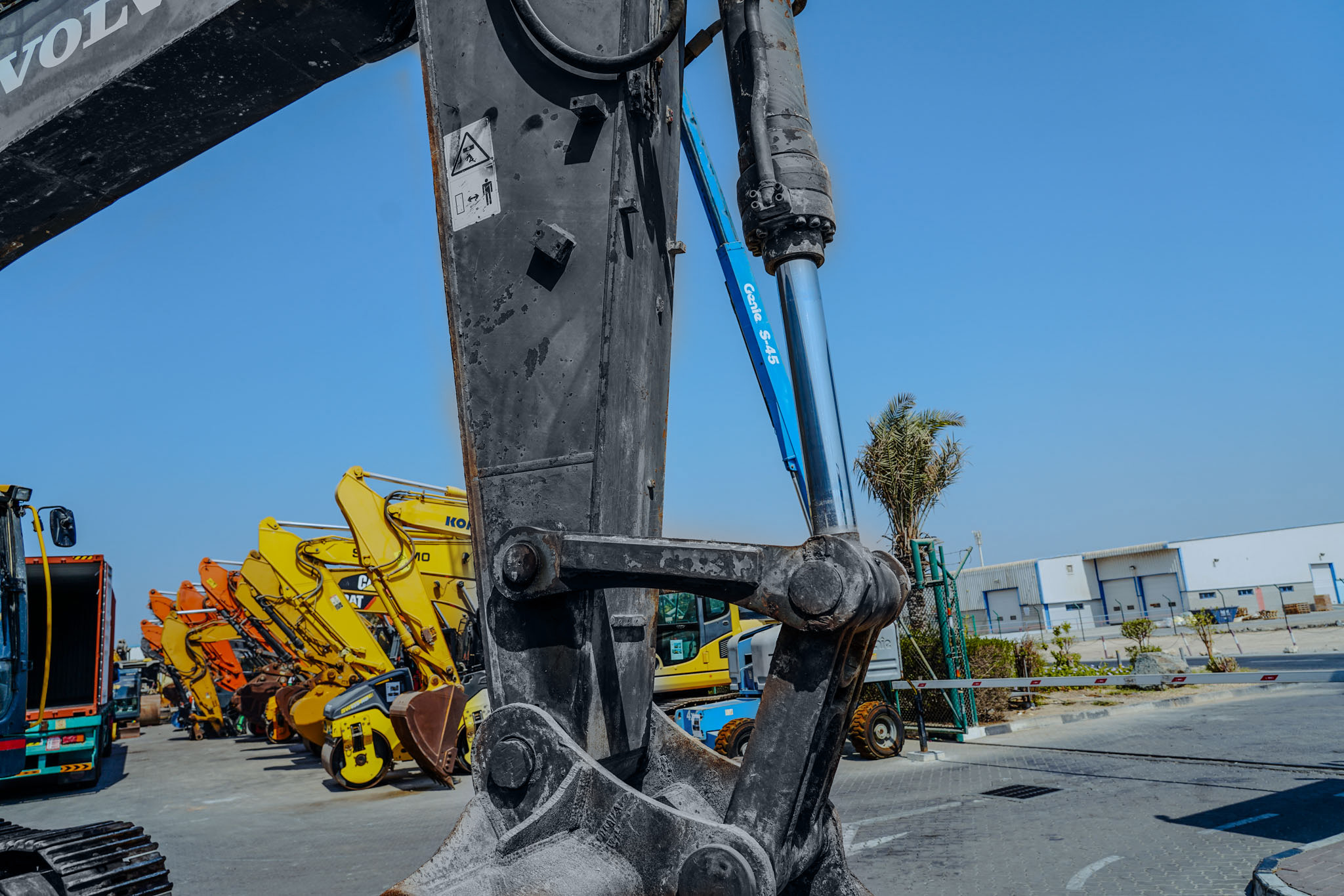 2017 VOLVO EC480DL Tracked Excavator - Image 31