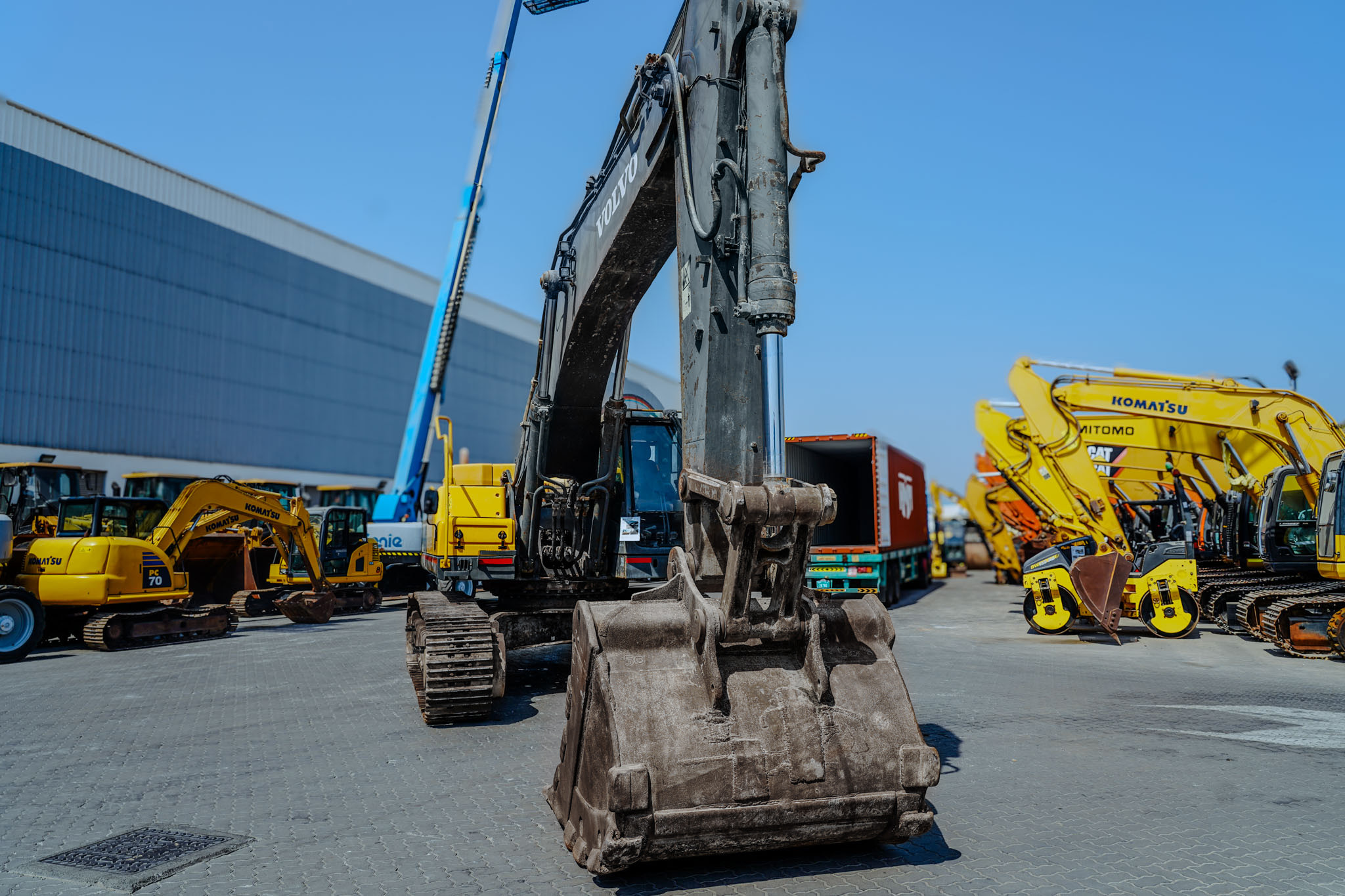 2017 VOLVO EC480DL Tracked Excavator - Image 4