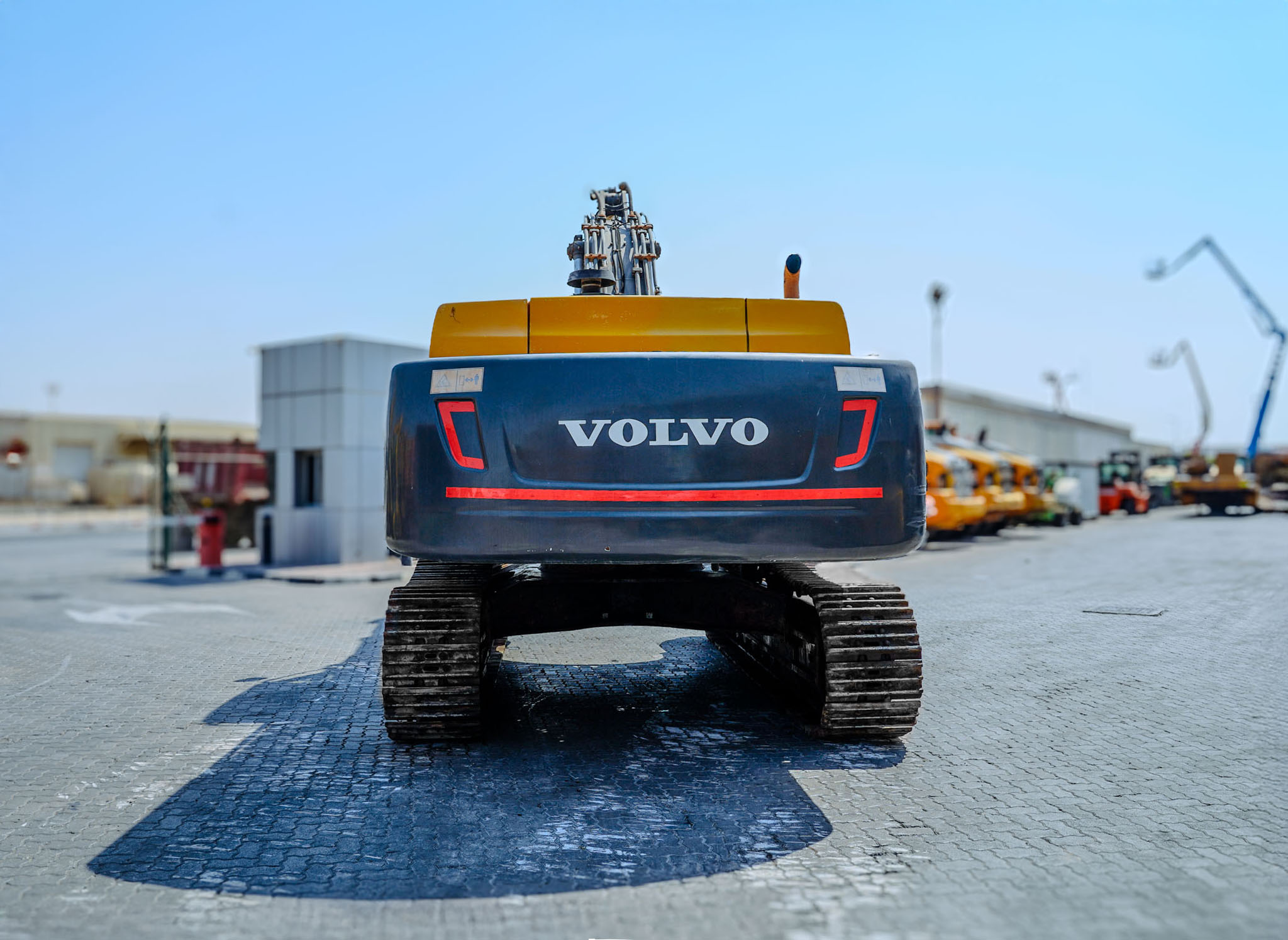 2017 VOLVO EC480DL Tracked Excavator - Image 13
