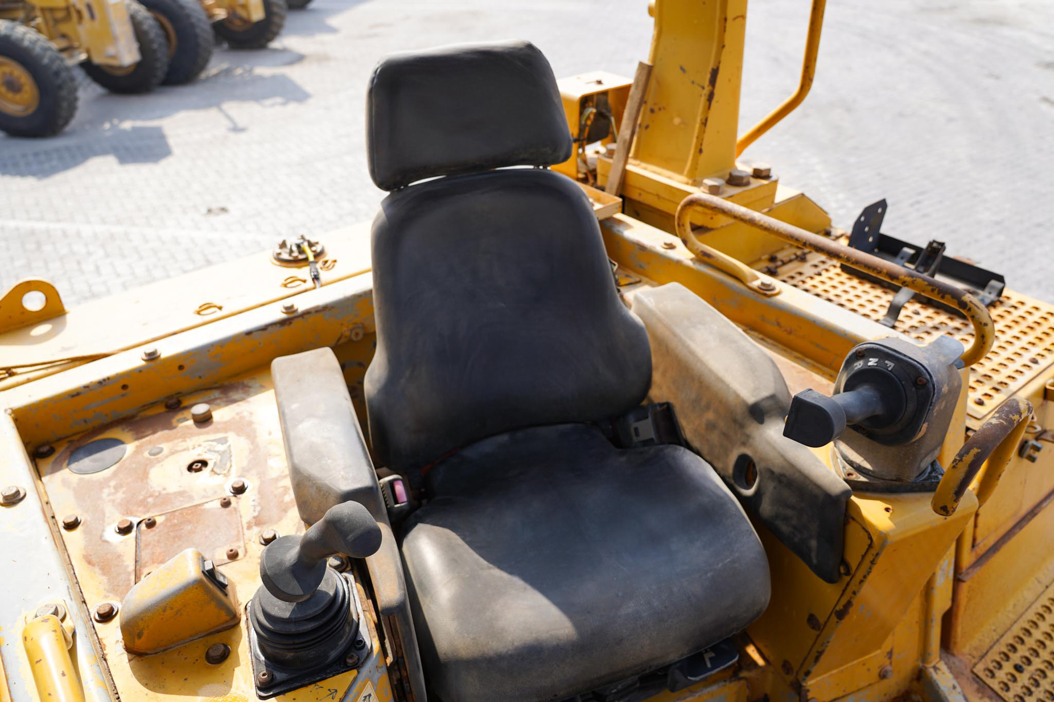 2005 CAT D6R XL XL SERIES I Crawler Tractor - Image 25