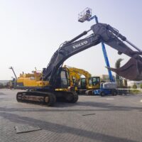 2017 VOLVO EC480DL Tracked Excavator - Image 5