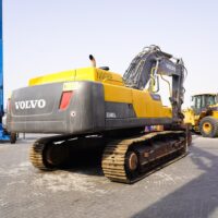 2017 VOLVO EC480DL Tracked Excavator - Image 4