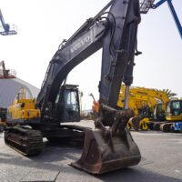 2017 VOLVO EC480DL Tracked Excavator - Image 2