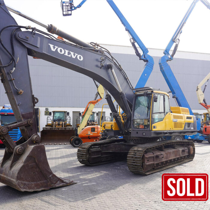 2017 VOLVO EC480DL Tracked Excavator
