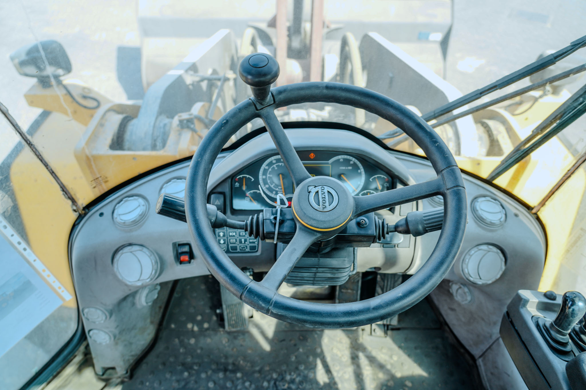 2017 VOLVO L220H Wheel Loader - Image 13