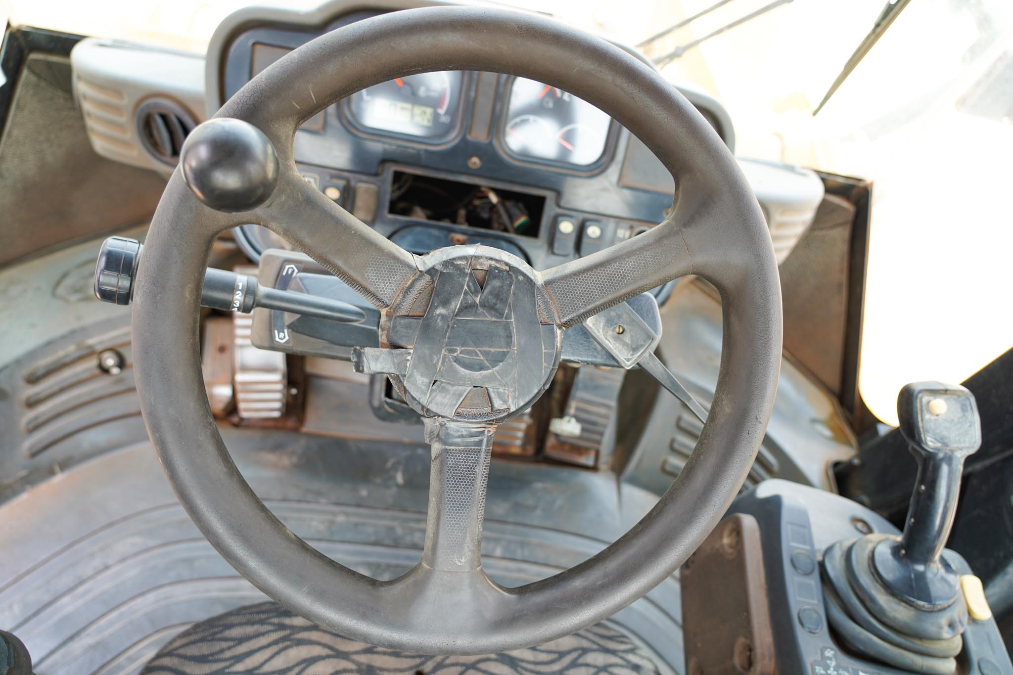 2013 Caterpillar 966H Wheel Loader - Image 32