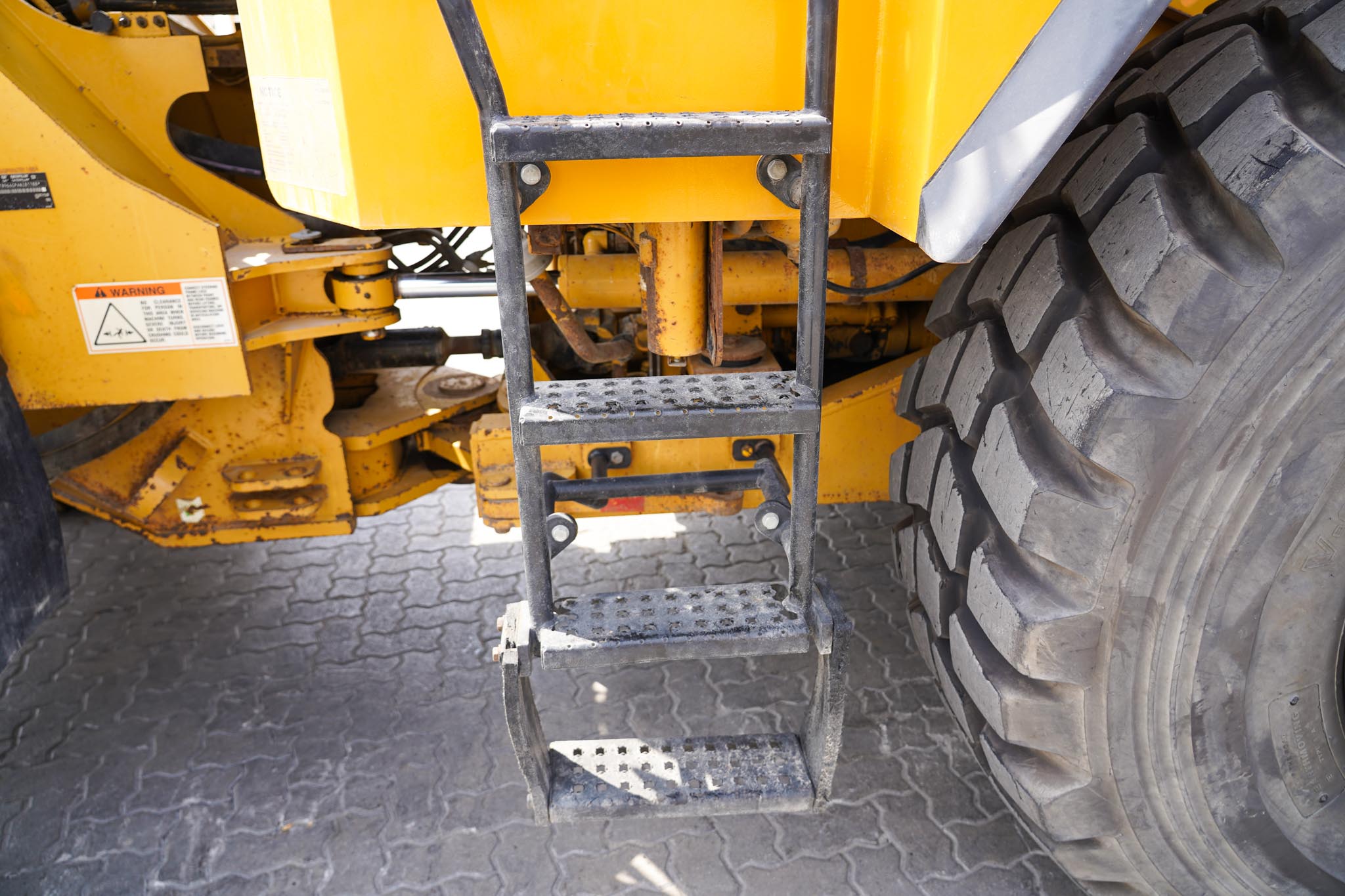 2005 CAT 966G Series II Wheel Loader - Image 18