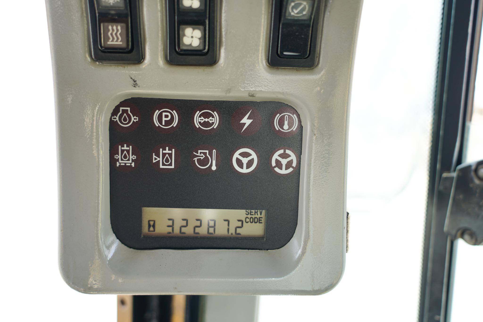 2005 CAT 966G Series II Wheel Loader - Image 32
