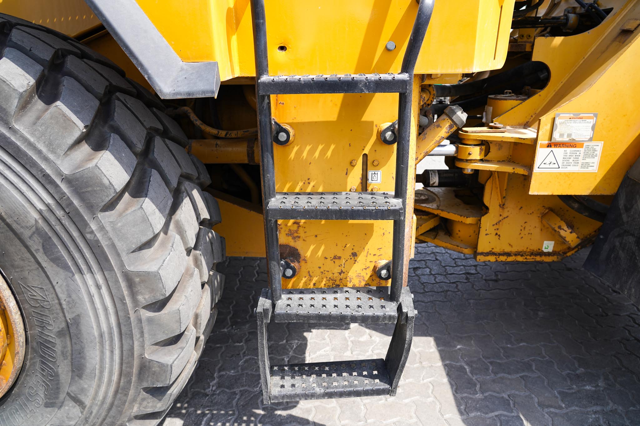 2005 CAT 966G Series II Wheel Loader - Image 10