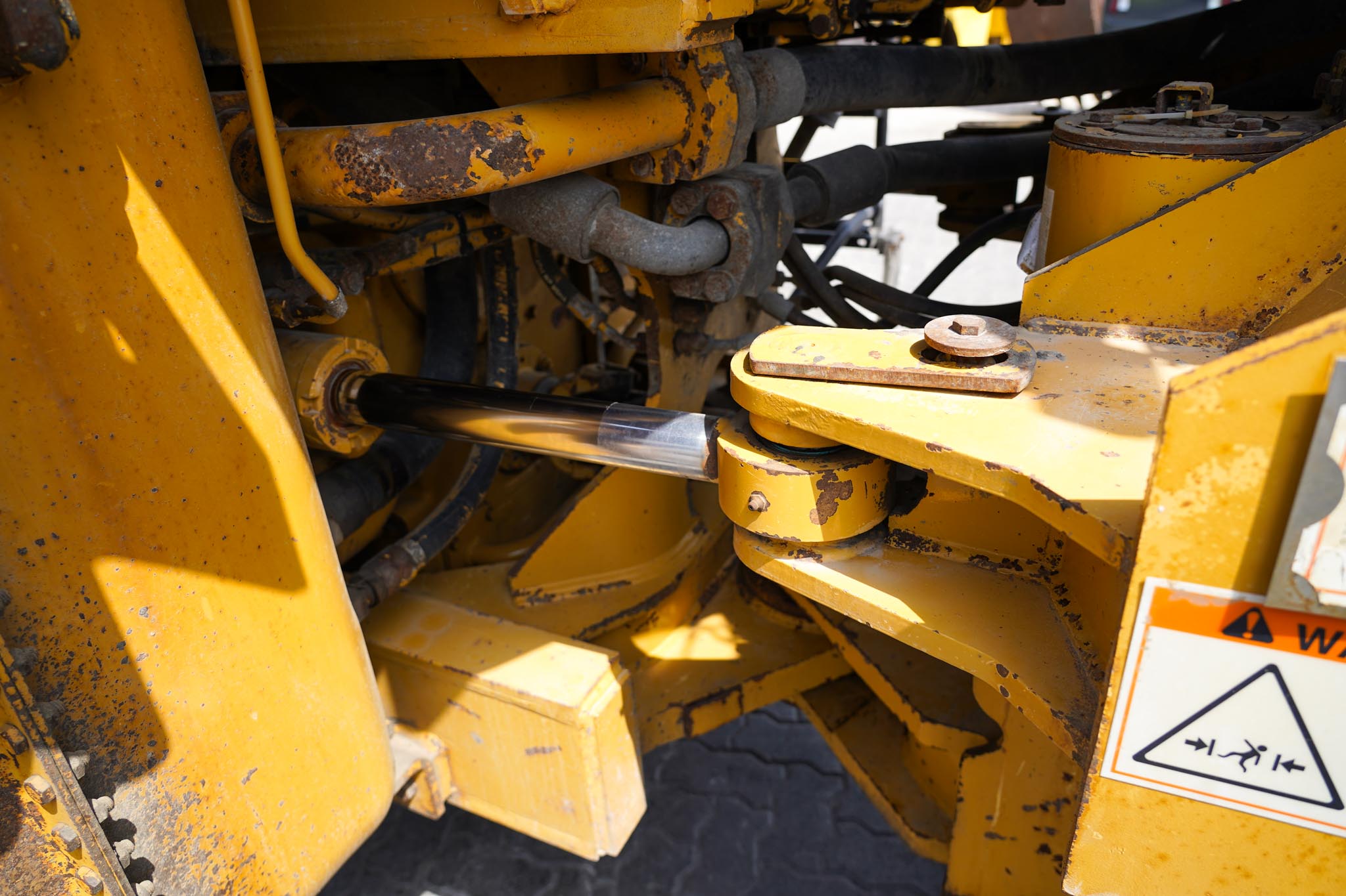 2005 CAT 966G Series II Wheel Loader - Image 13