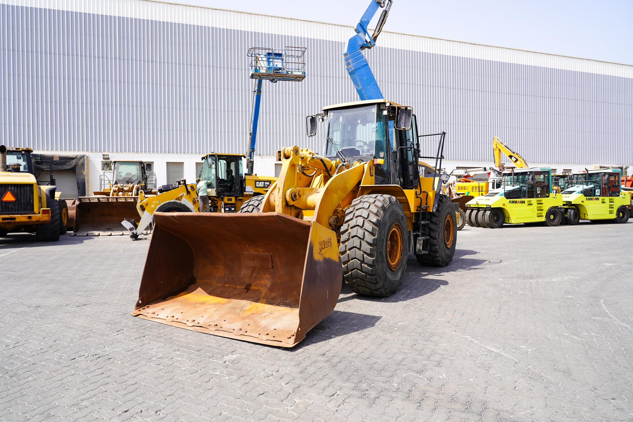 2005 CAT 966G Series II Wheel Loader - Image 2