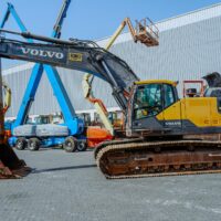 2019 VOLVO EC480EL Hydraulic Excavator - Image 2