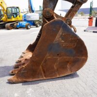 2017 VOLVO EC480DH Tracked Excavator - Image 7