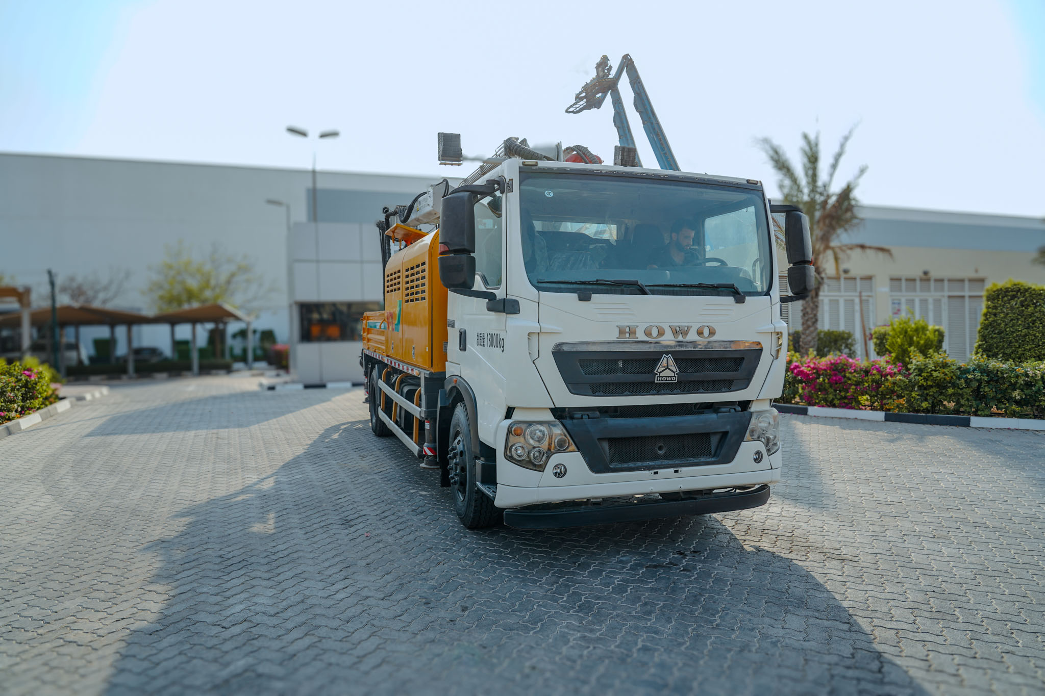 2021 XCMG Schwing XZS5180TPJ 18 m on 2020 howo T5G 180 4x2 Concrete Pump Truck - Image 26