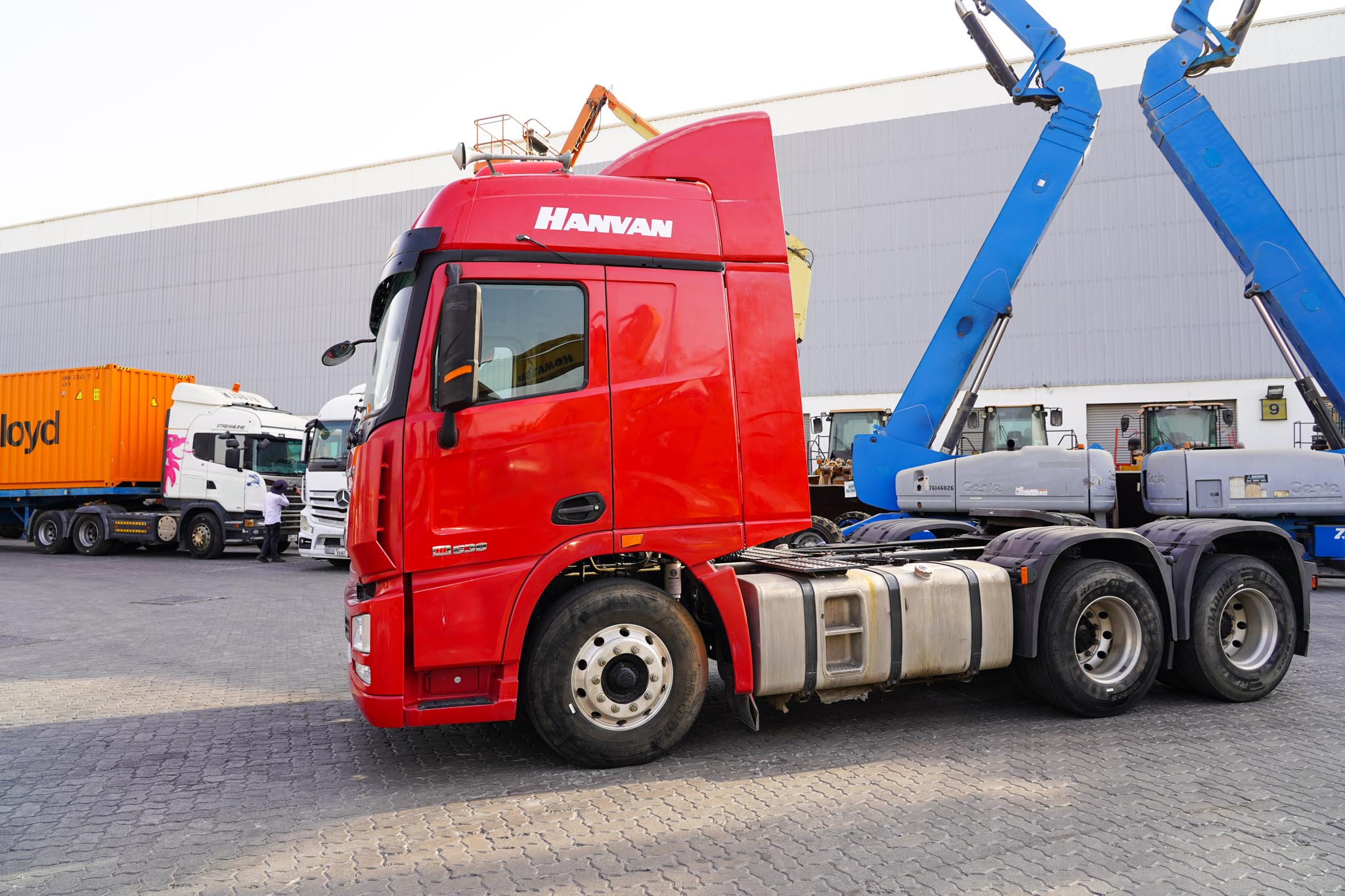 2020 XCMG XGA4250D6WC 6x4 Sleeper Truck Tractor (Unused) - Image 2