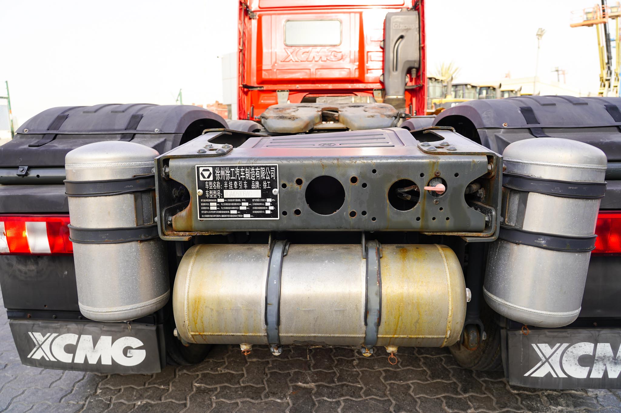 2020 XCMG XGA4250D6WC 6x4 Sleeper Truck Tractor (Unused) - Image 13