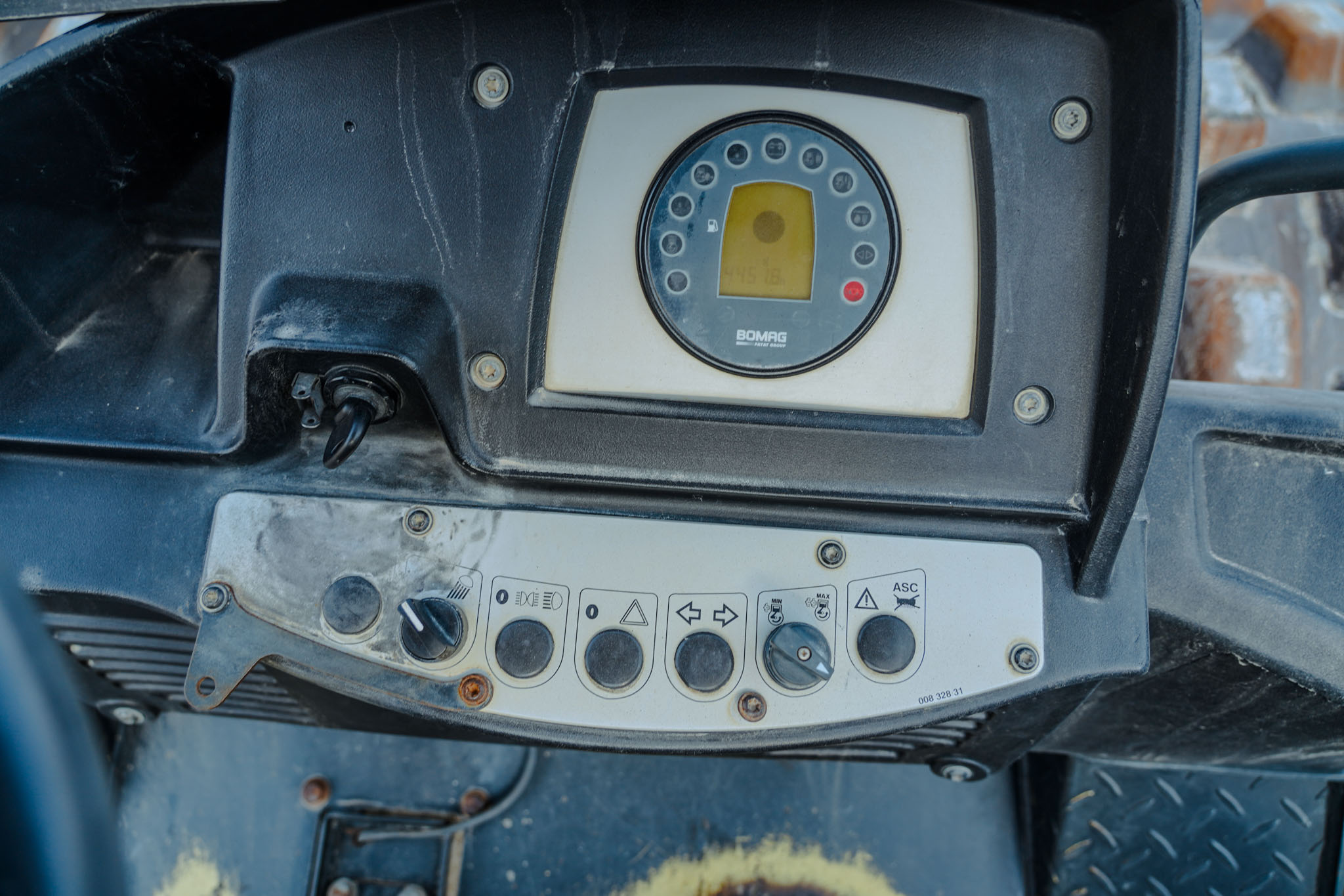 2013 BOMAG BW211 PD-40 Padfoot Drum Compactor - Image 3