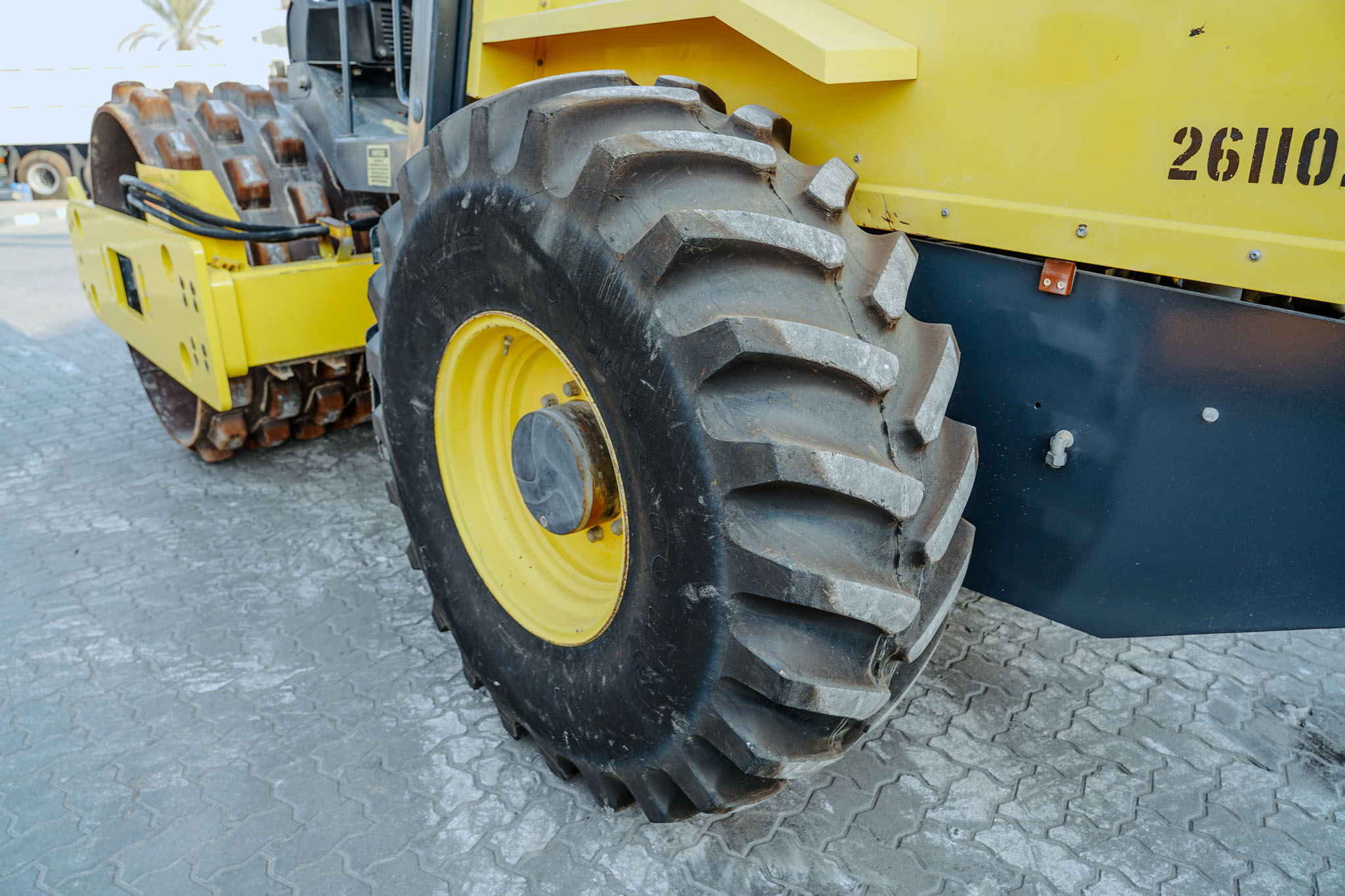 2013 BOMAG BW211 PD-40 Padfoot Drum Compactor - Image 18